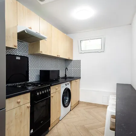 Najtansze Pilsudskiego 93 Хостел Лодзь