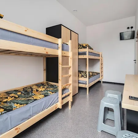 Хостел Najtansze Pilsudskiego 93 Лодзь