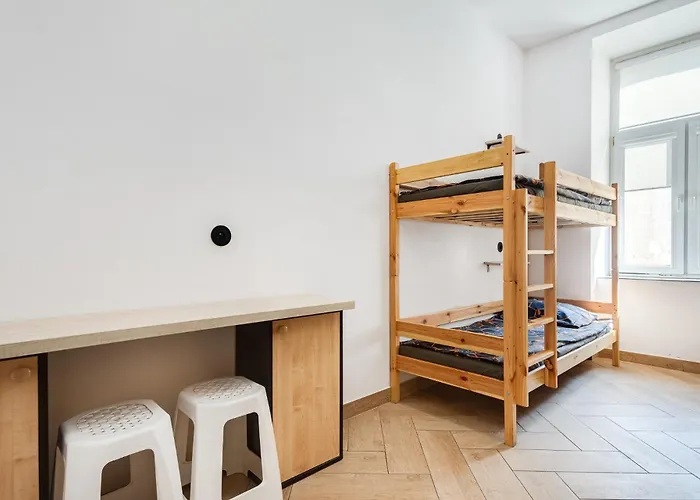 Hostel Najtansze Pilsudskiego 93 *