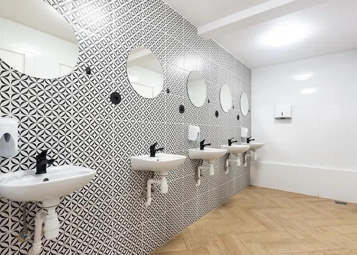 Najtansze Pilsudskiego 93 *