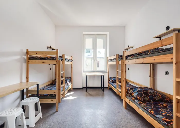Hostel Najtansze Pilsudskiego 93 *
