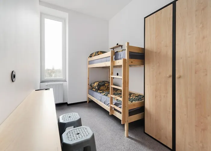Hostel Najtansze Pilsudskiego 93 *