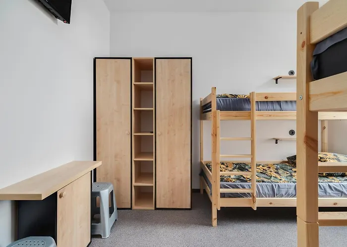 Hostel Najtansze Pilsudskiego 93 *